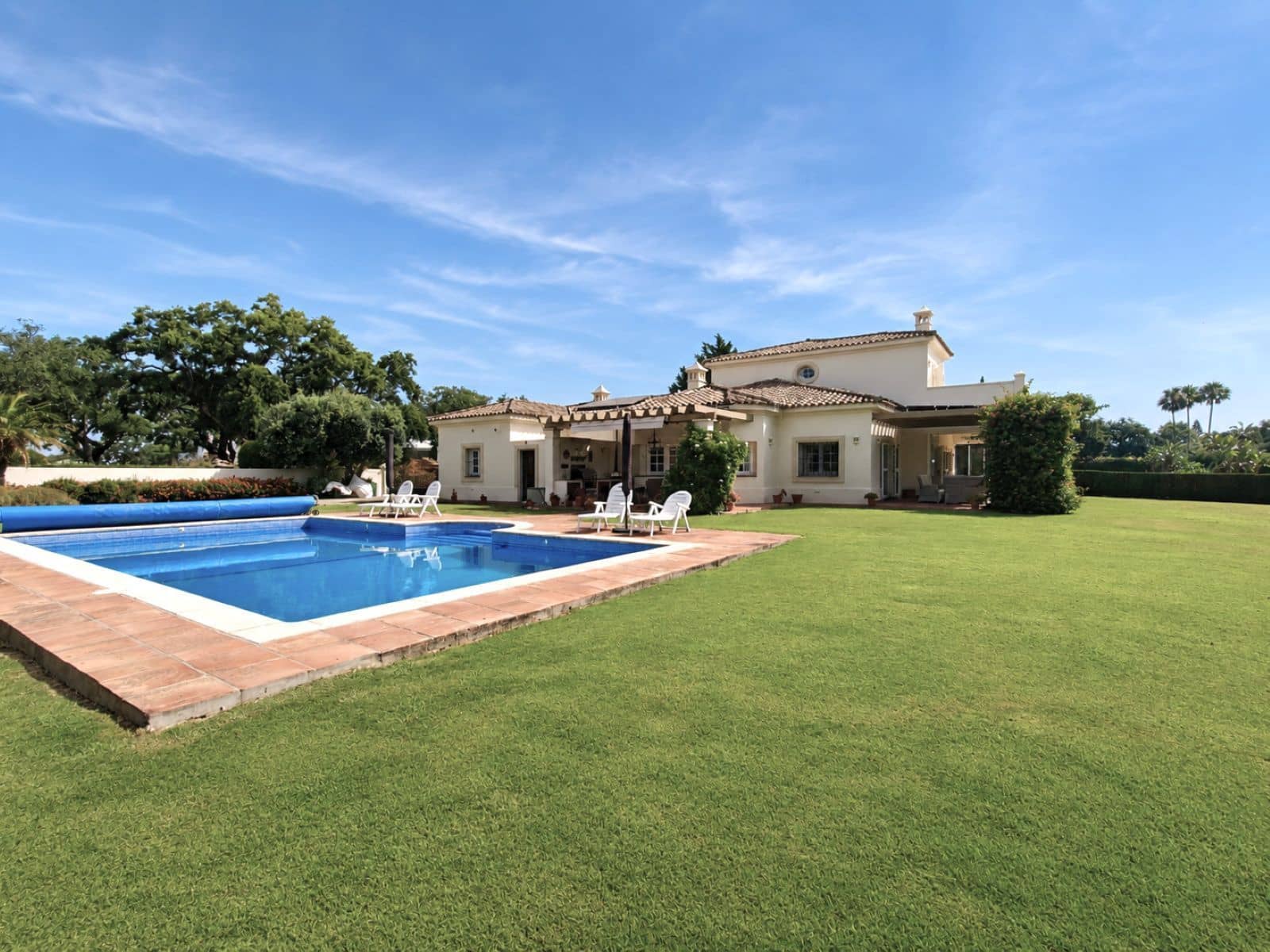 5 bedroom Villa for sale in San Roque - € 1,750,000 (Ref: 9933836)