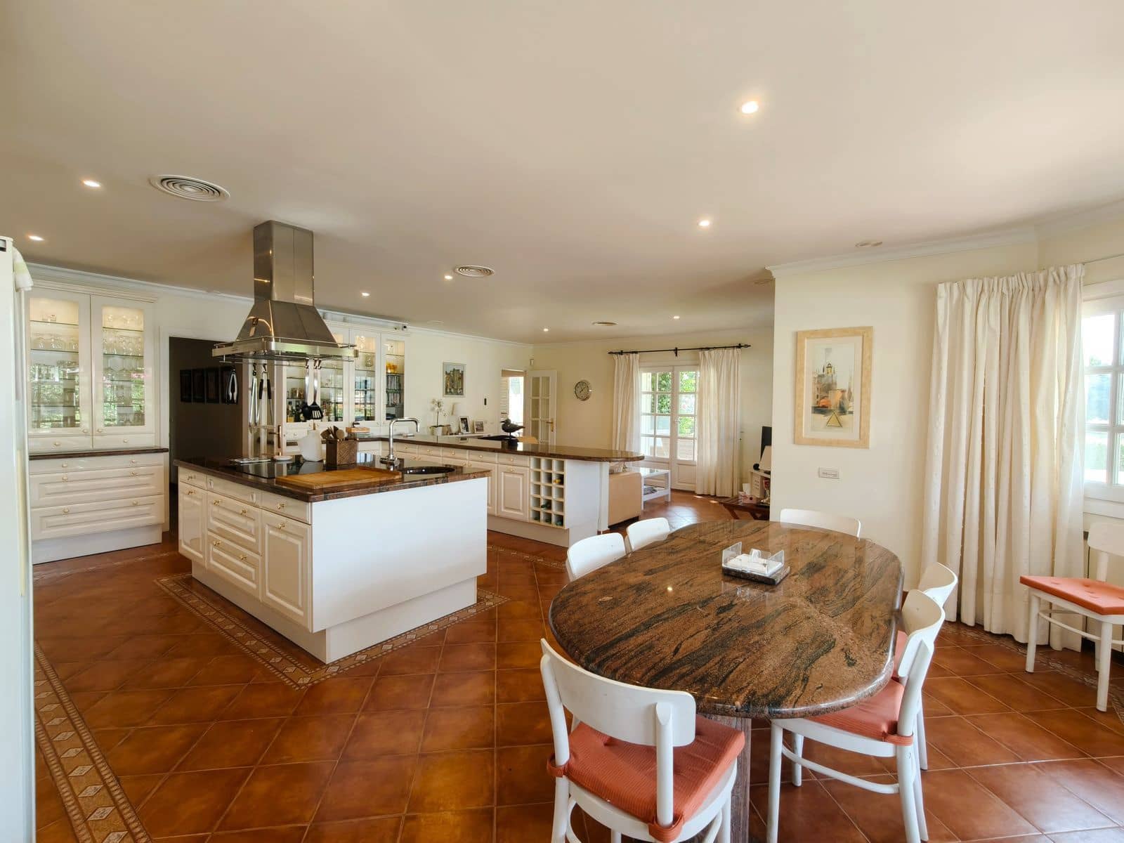 5 bedroom Villa for sale in San Roque - € 1,750,000 (Ref: 9933836)