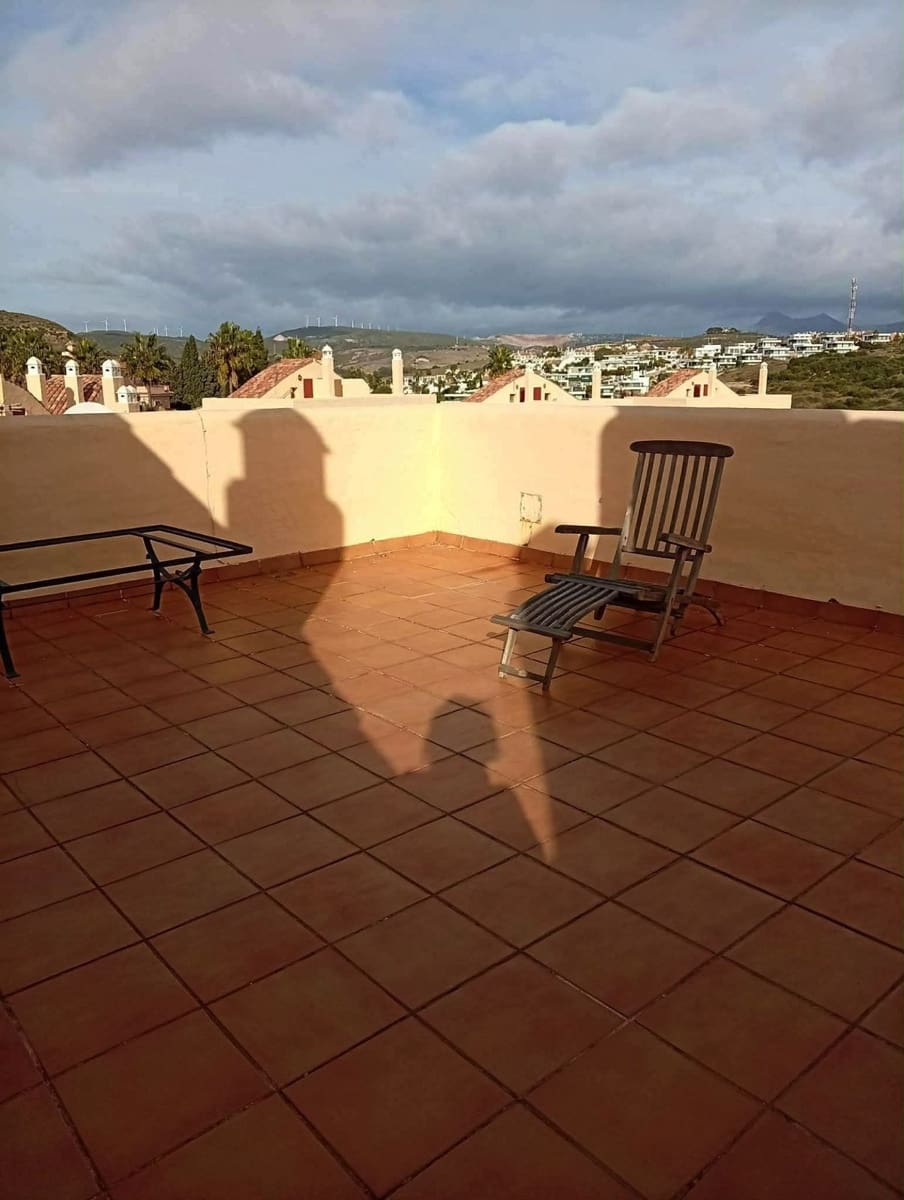 3 bedroom Semi-detached Villa for sale in La Duquesa / Puerto de la Duquesa - € 371,000 (Ref: 9933841)