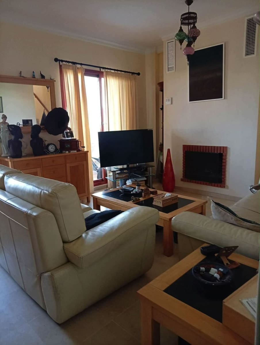 3 bedroom Semi-detached Villa for sale in La Duquesa / Puerto de la Duquesa - € 371,000 (Ref: 9933841)