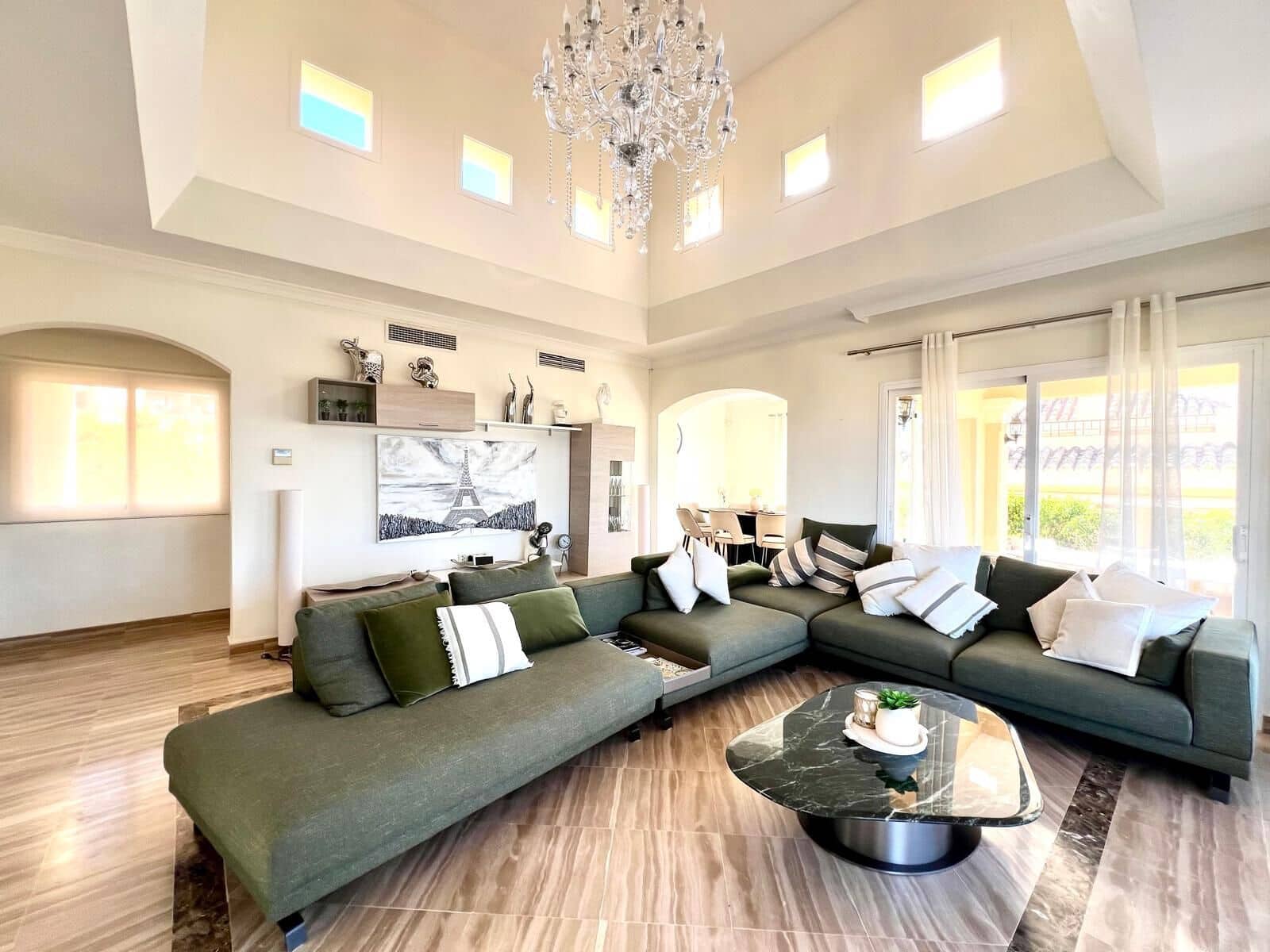 4 bedroom Penthouse for sale in Marbella - € 1,530,000 (Ref: 9933845)