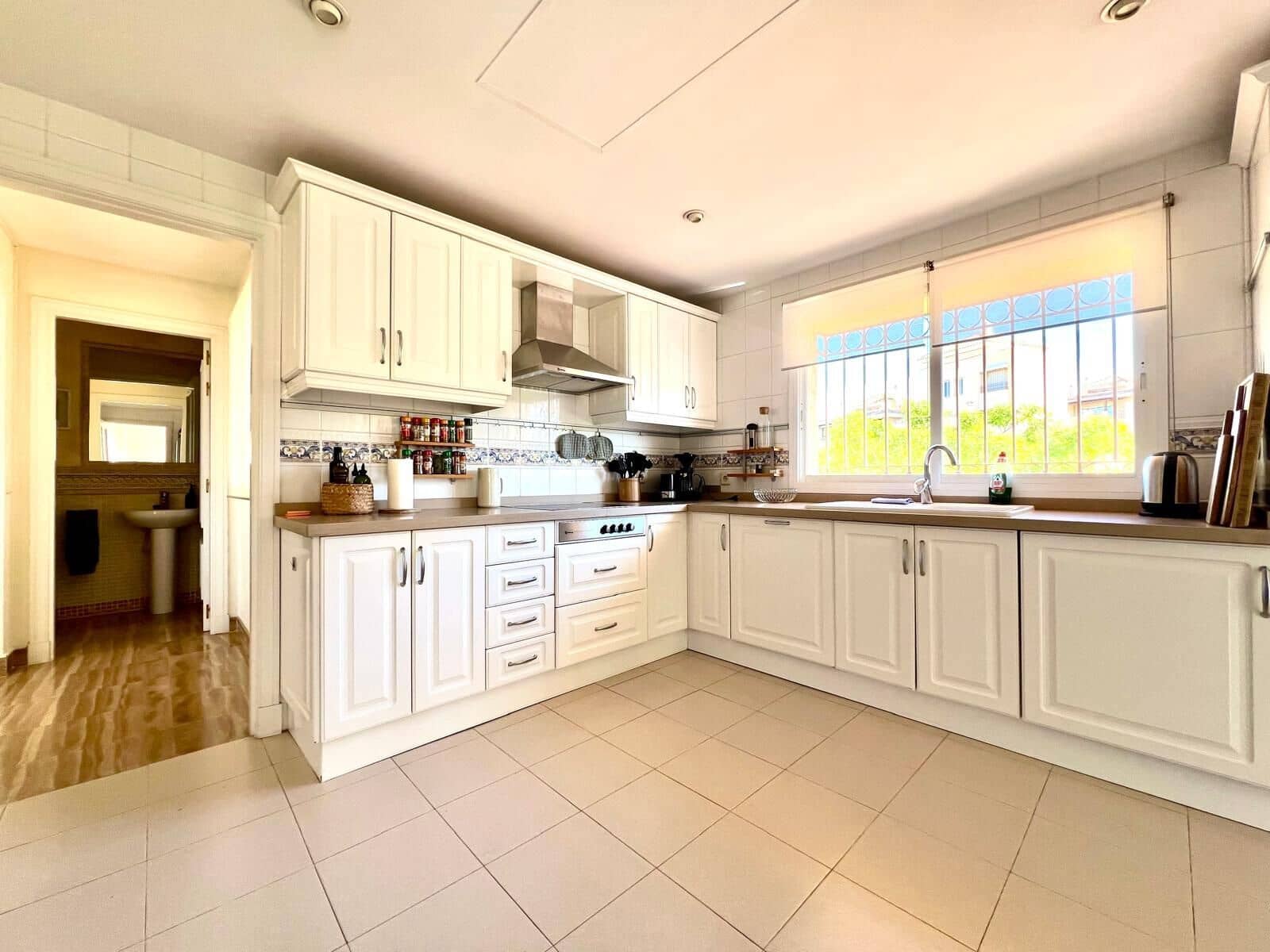 4 bedroom Penthouse for sale in Marbella - € 1,530,000 (Ref: 9933845)