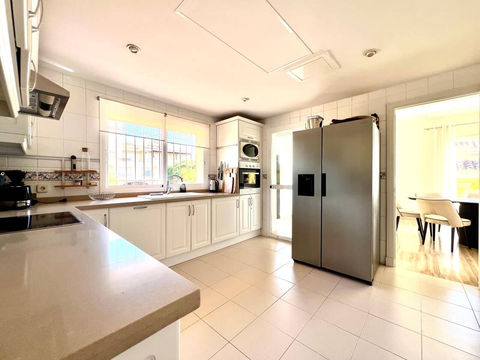 4 bedroom Penthouse for sale in Marbella - € 1,530,000 (Ref: 9933845)
