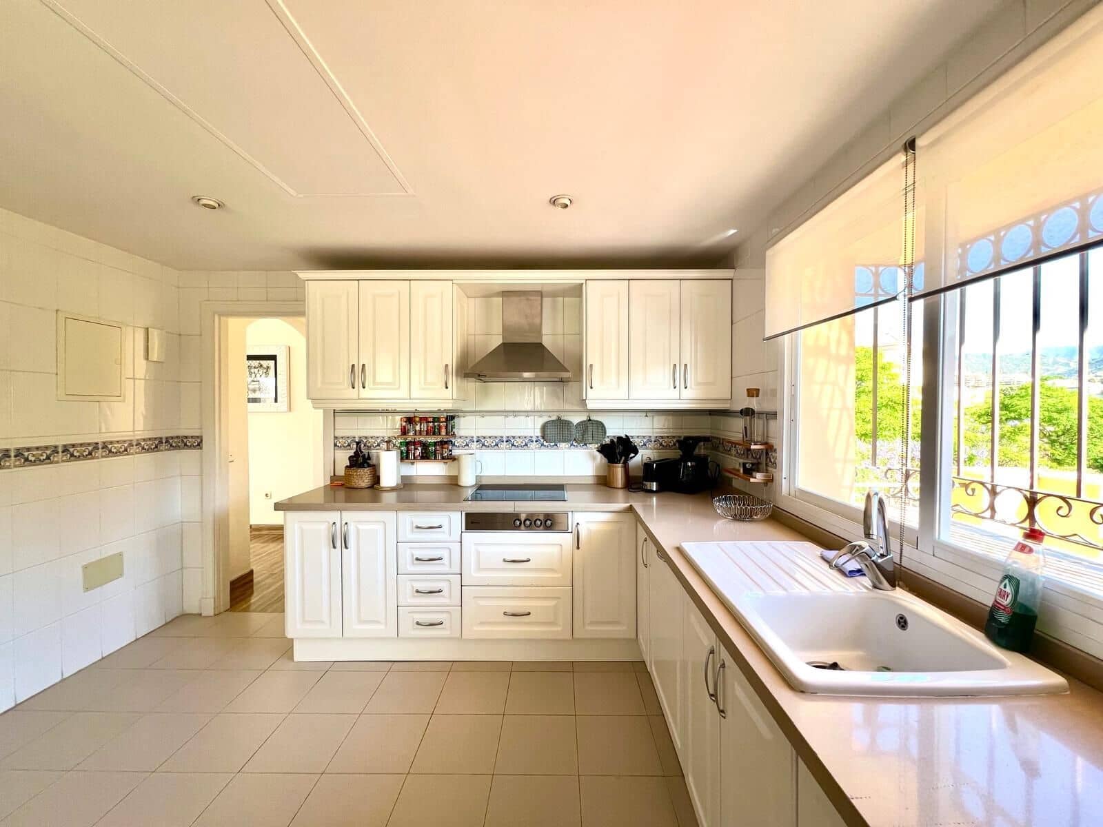 4 bedroom Penthouse for sale in Marbella - € 1,530,000 (Ref: 9933845)
