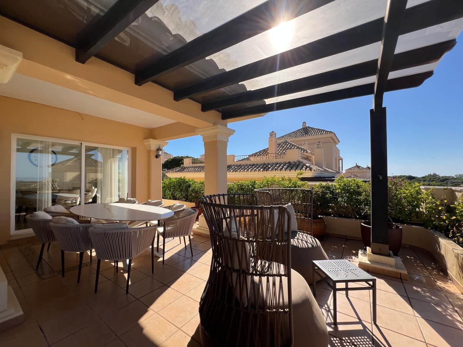 4 bedroom Penthouse for sale in Marbella - € 1,530,000 (Ref: 9933845)