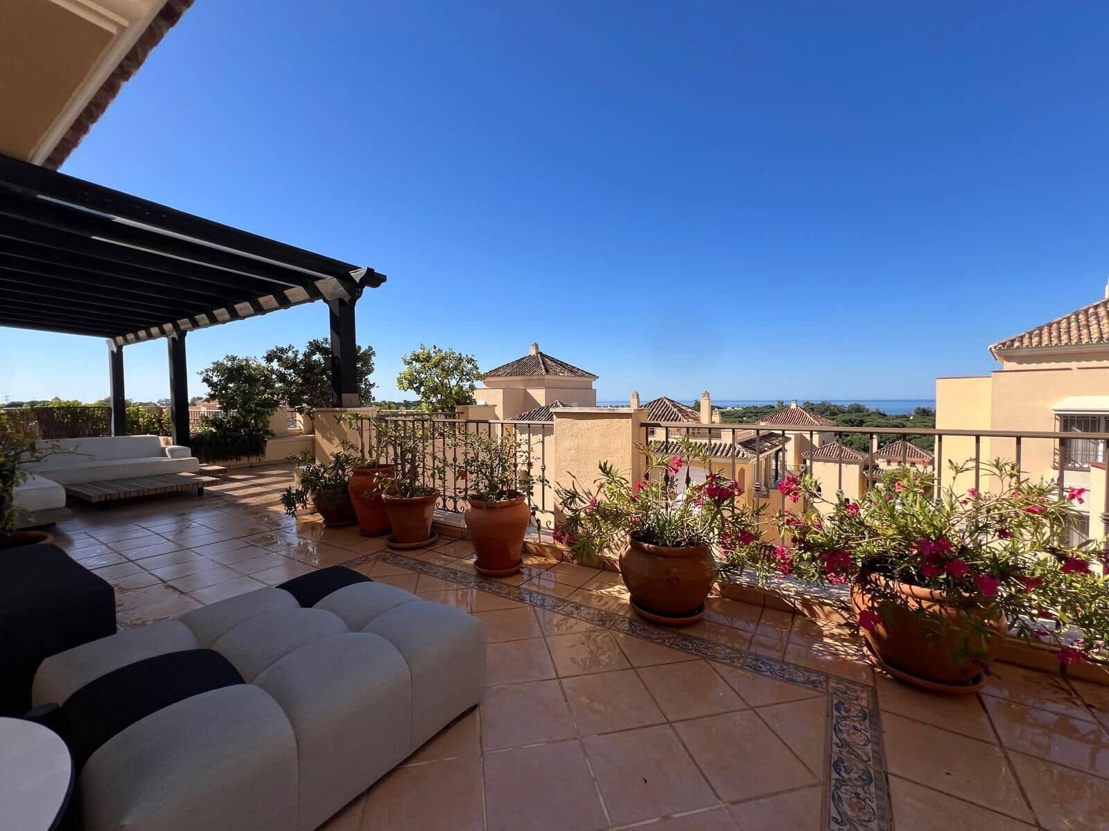 4 bedroom Penthouse for sale in Marbella - € 1,530,000 (Ref: 9933845)