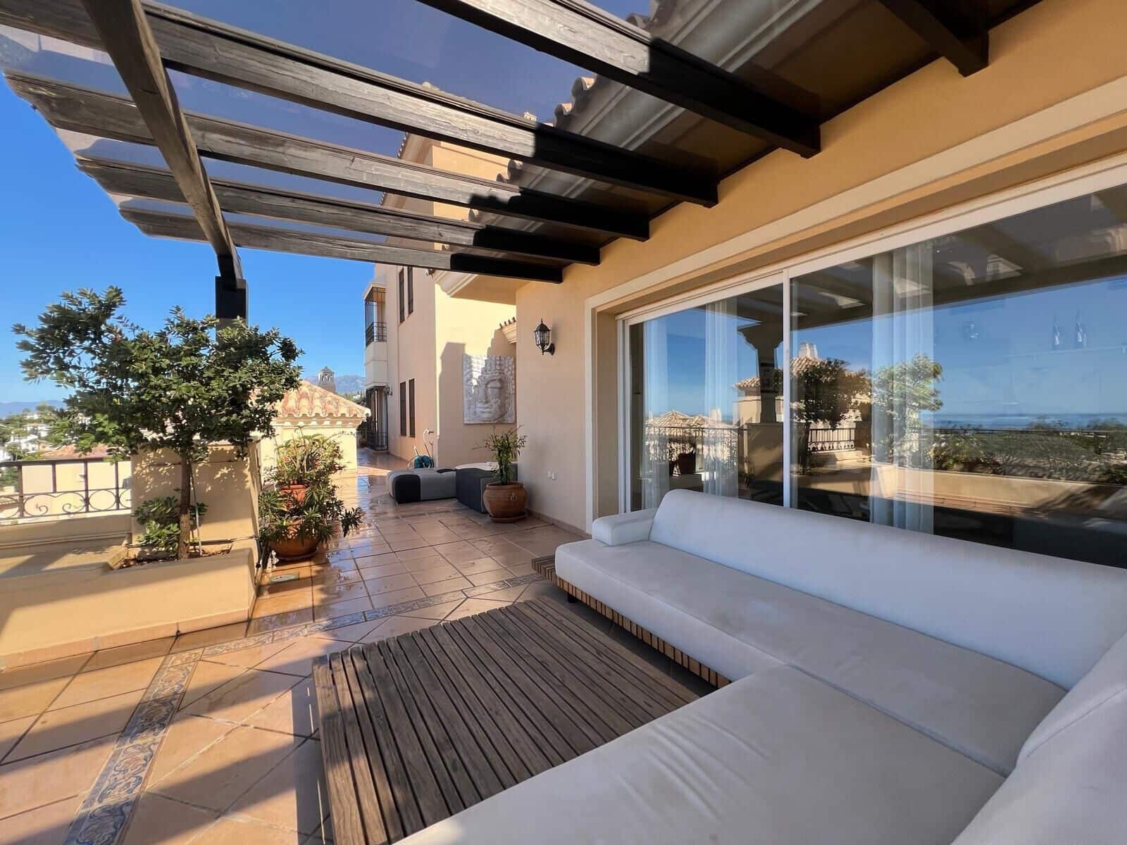 4 bedroom Penthouse for sale in Marbella - € 1,530,000 (Ref: 9933845)