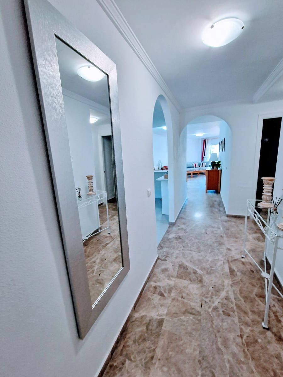 2 slaapkamer Appartement te koop in Calahonda - € 399.000 (Ref: 9933854)