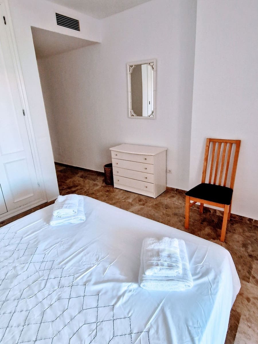 2 slaapkamer Appartement te koop in Calahonda - € 399.000 (Ref: 9933854)
