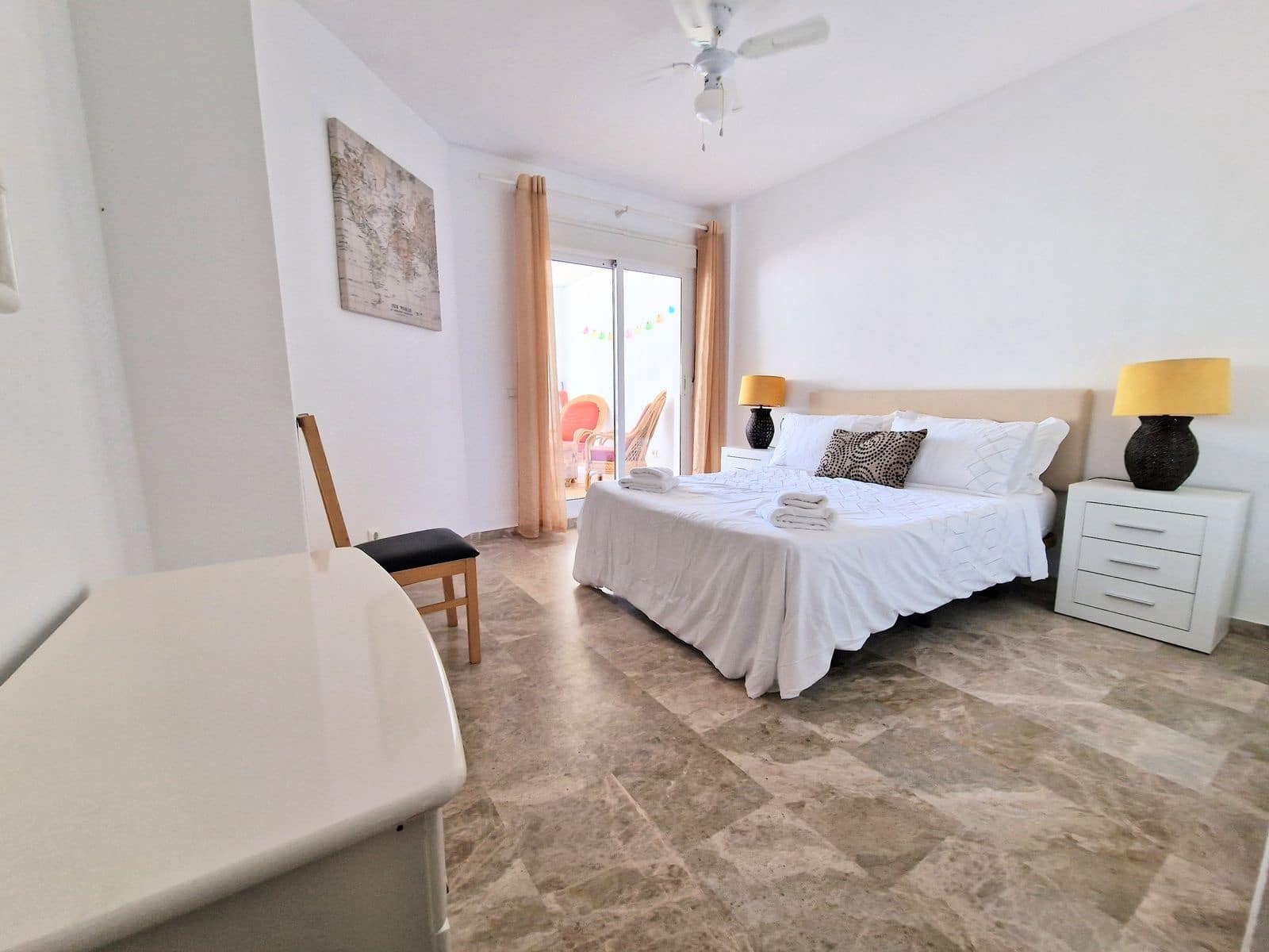 2 slaapkamer Appartement te koop in Calahonda - € 399.000 (Ref: 9933854)