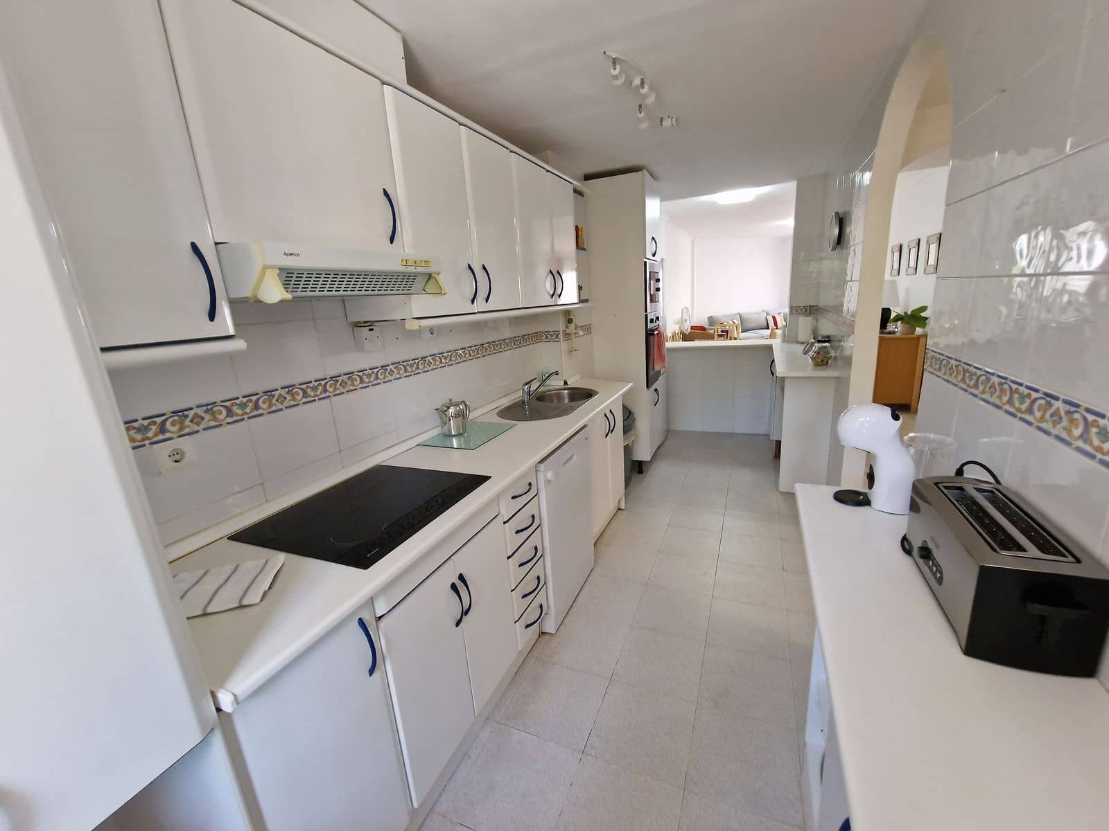 2 slaapkamer Appartement te koop in Calahonda - € 399.000 (Ref: 9933854)