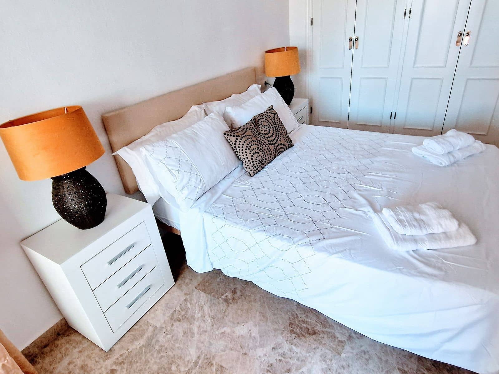 2 slaapkamer Appartement te koop in Calahonda - € 399.000 (Ref: 9933854)