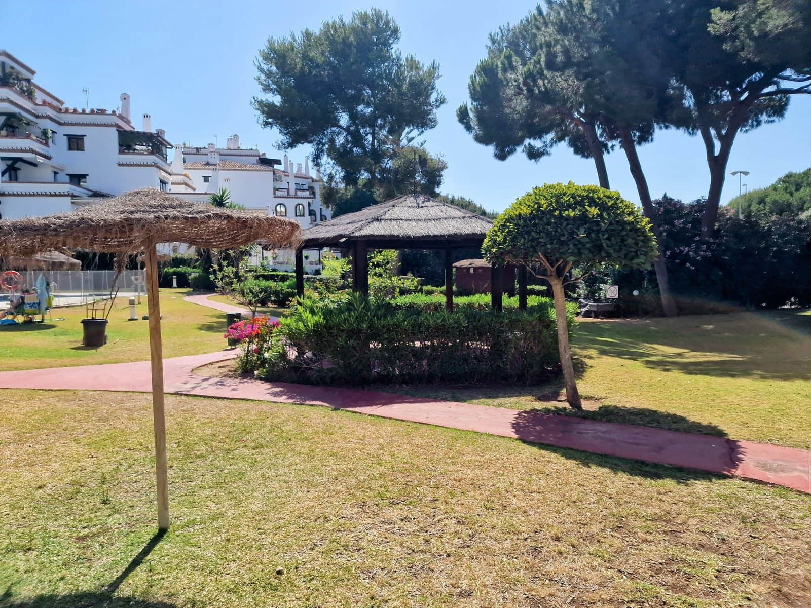 2 slaapkamer Appartement te koop in Calahonda - € 399.000 (Ref: 9933854)