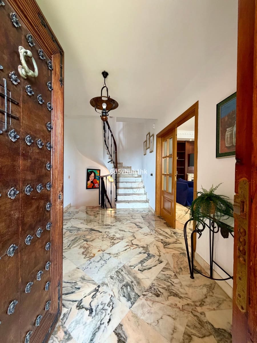 7 quarto Casa em Banda para venda em Marbella - 1 250 000 € (Ref: 9933860)