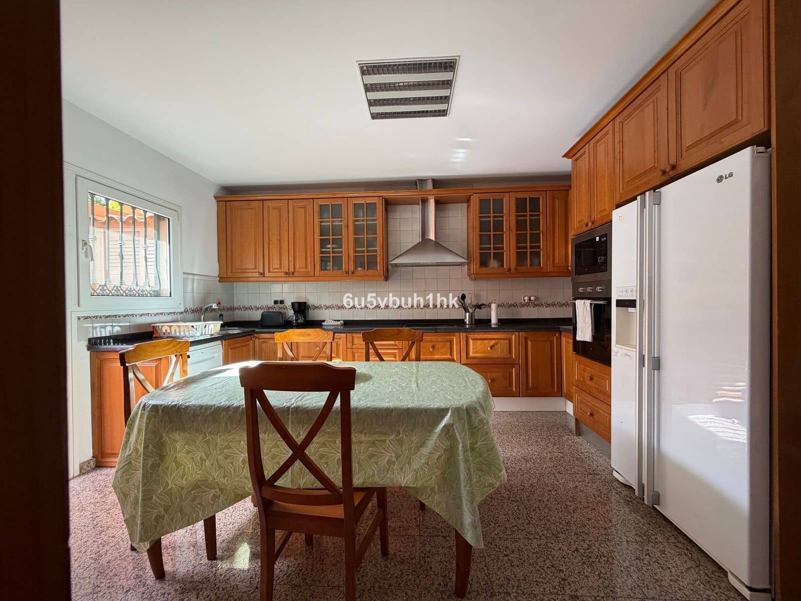 7 quarto Casa em Banda para venda em Marbella - 1 250 000 € (Ref: 9933860)