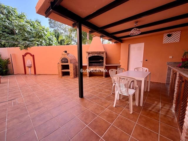 7 soverom Hus til salgs i Marbella - € 1 250 000 (Ref: 9933860)