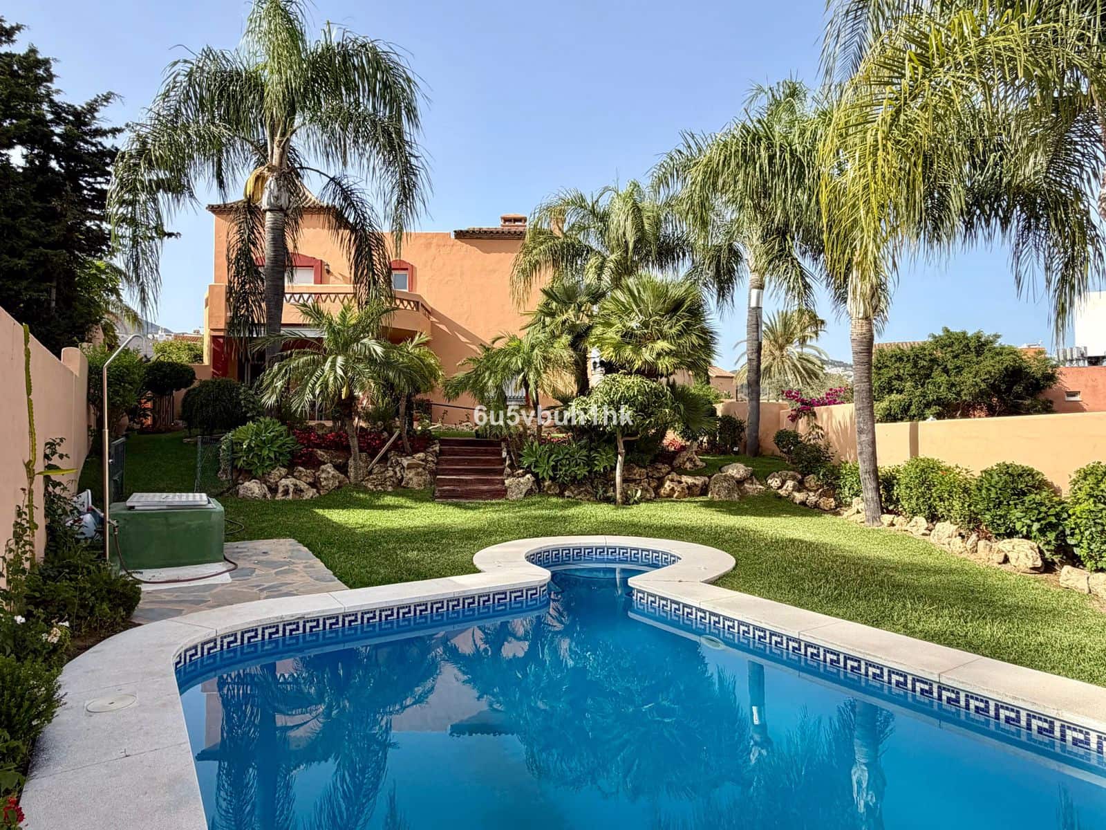 7 quarto Casa em Banda para venda em Marbella - 1 250 000 € (Ref: 9933860)