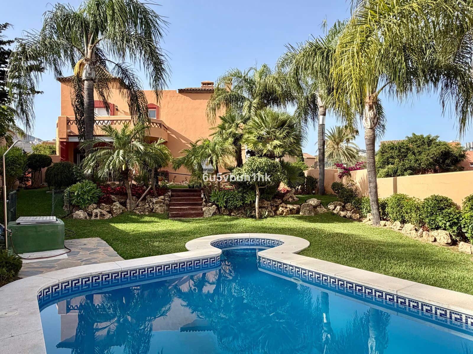 7 quarto Casa em Banda para venda em Marbella - 1 250 000 € (Ref: 9933860)