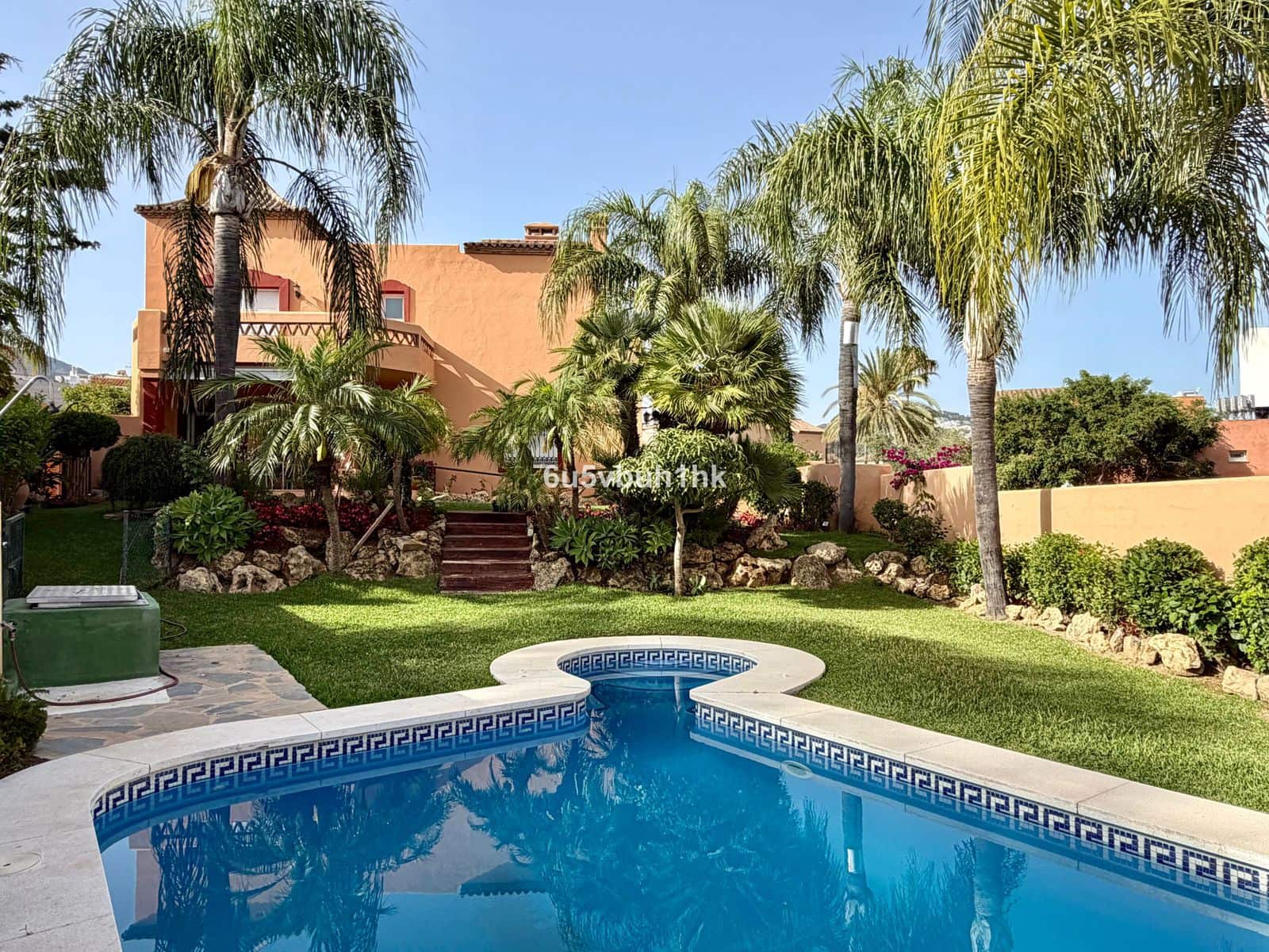 7 quarto Casa em Banda para venda em Marbella - 1 250 000 € (Ref: 9933860)