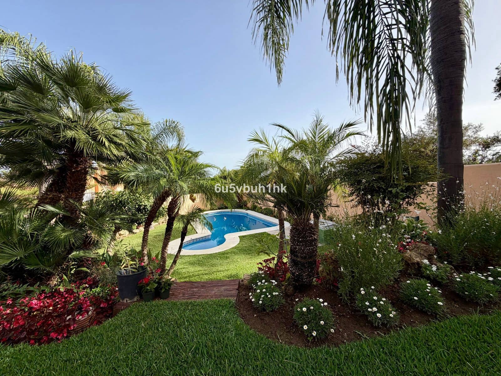 7 quarto Casa em Banda para venda em Marbella - 1 250 000 € (Ref: 9933860)