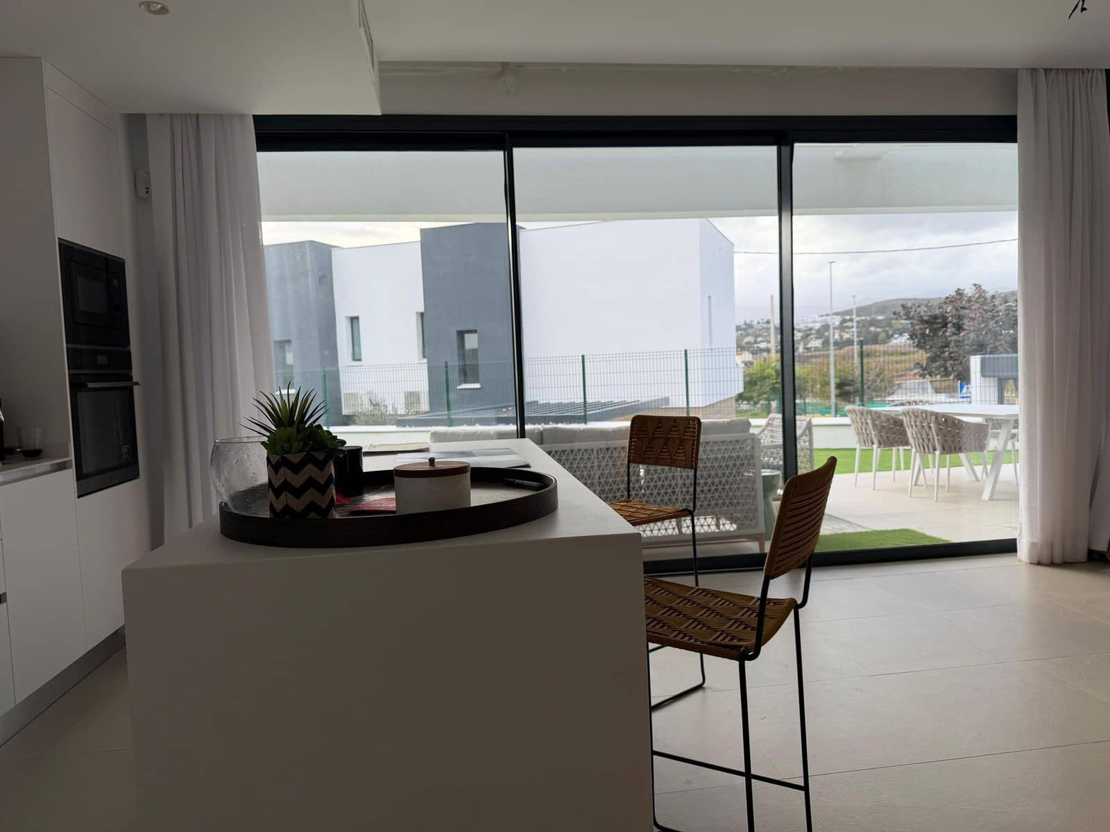 3 bedroom Villa for sale in Estepona - € 875,000 (Ref: 9933870)