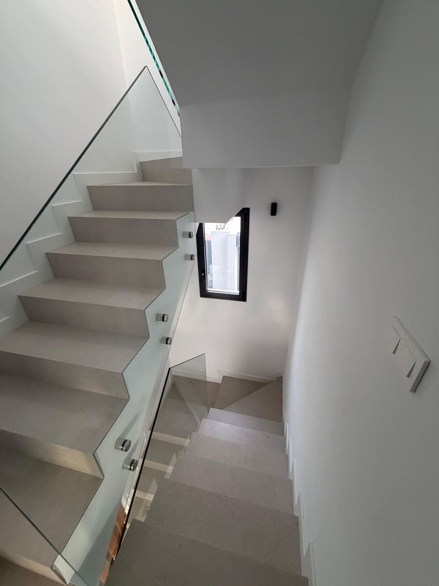 3 bedroom Villa for sale in Estepona - € 875,000 (Ref: 9933870)