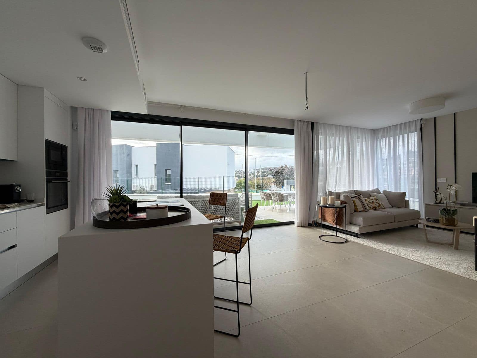 3 bedroom Villa for sale in Estepona - € 875,000 (Ref: 9933870)