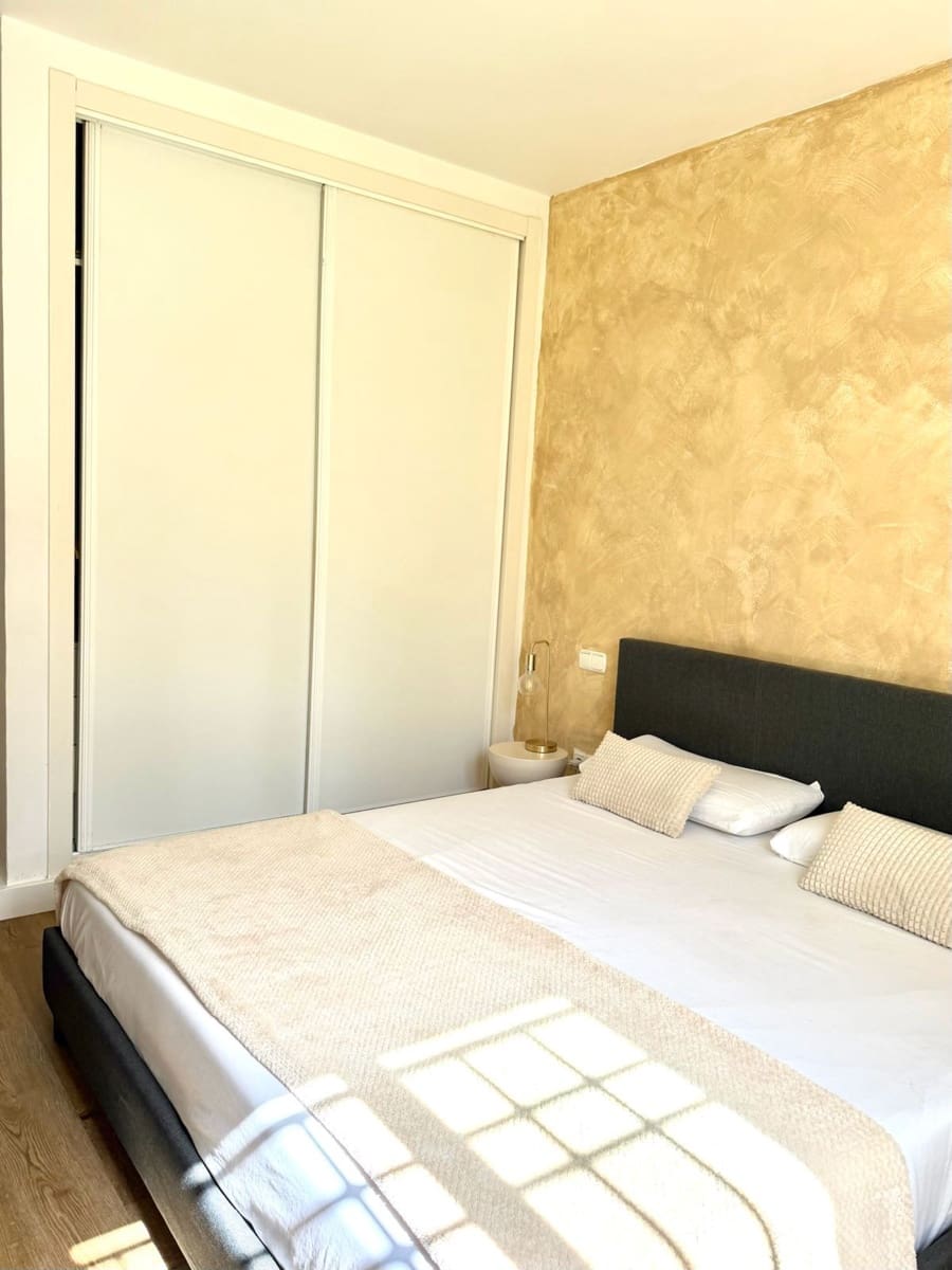 2 slaapkamer Appartement te koop in Marbella - € 395.000 (Ref: 9933871)