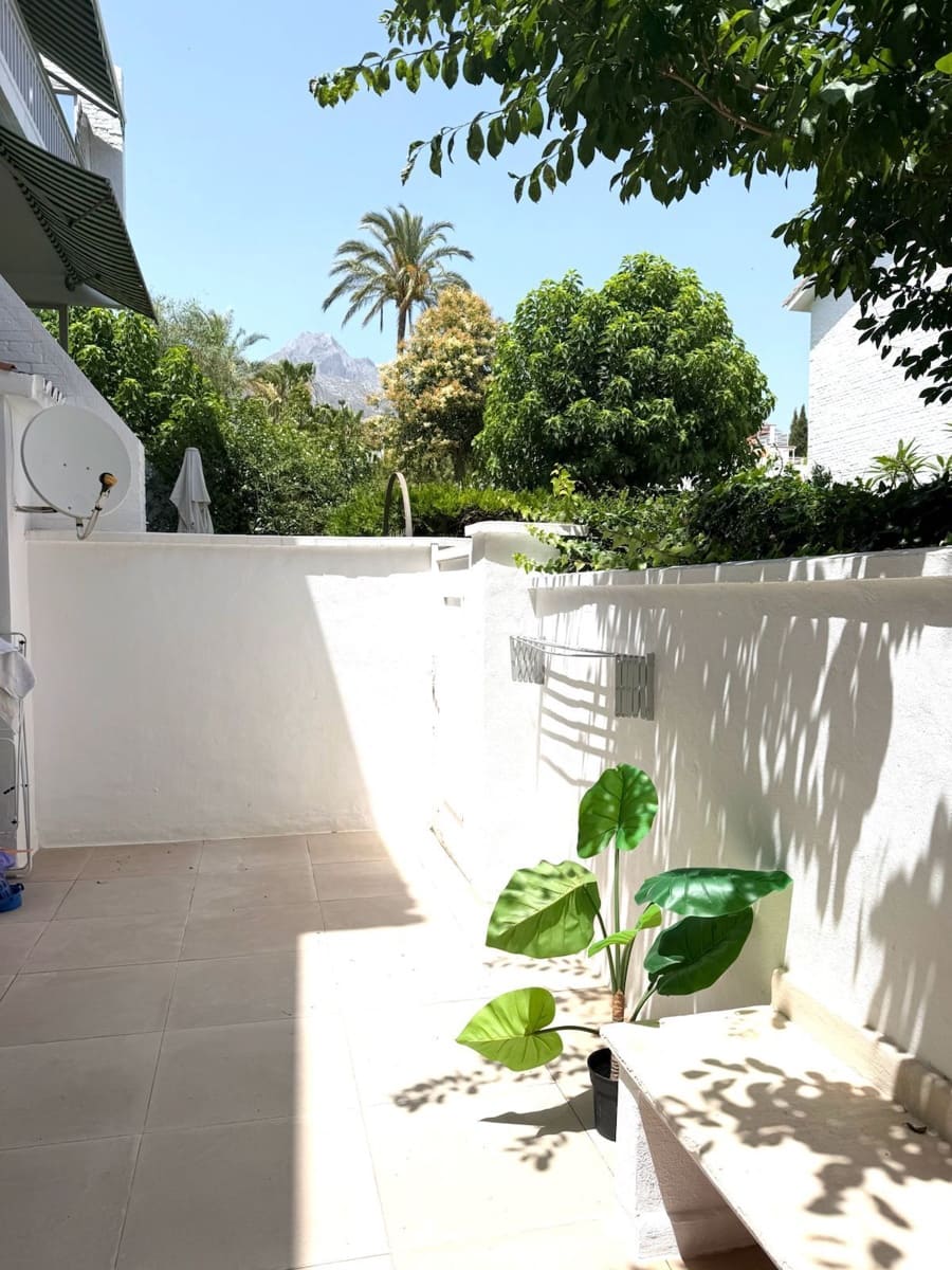 2 slaapkamer Appartement te koop in Marbella - € 395.000 (Ref: 9933871)