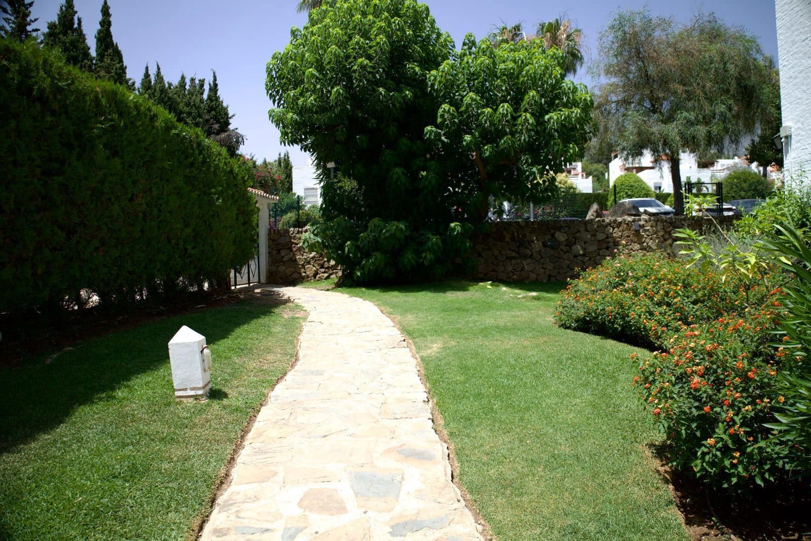 2 slaapkamer Appartement te koop in Marbella - € 395.000 (Ref: 9933871)