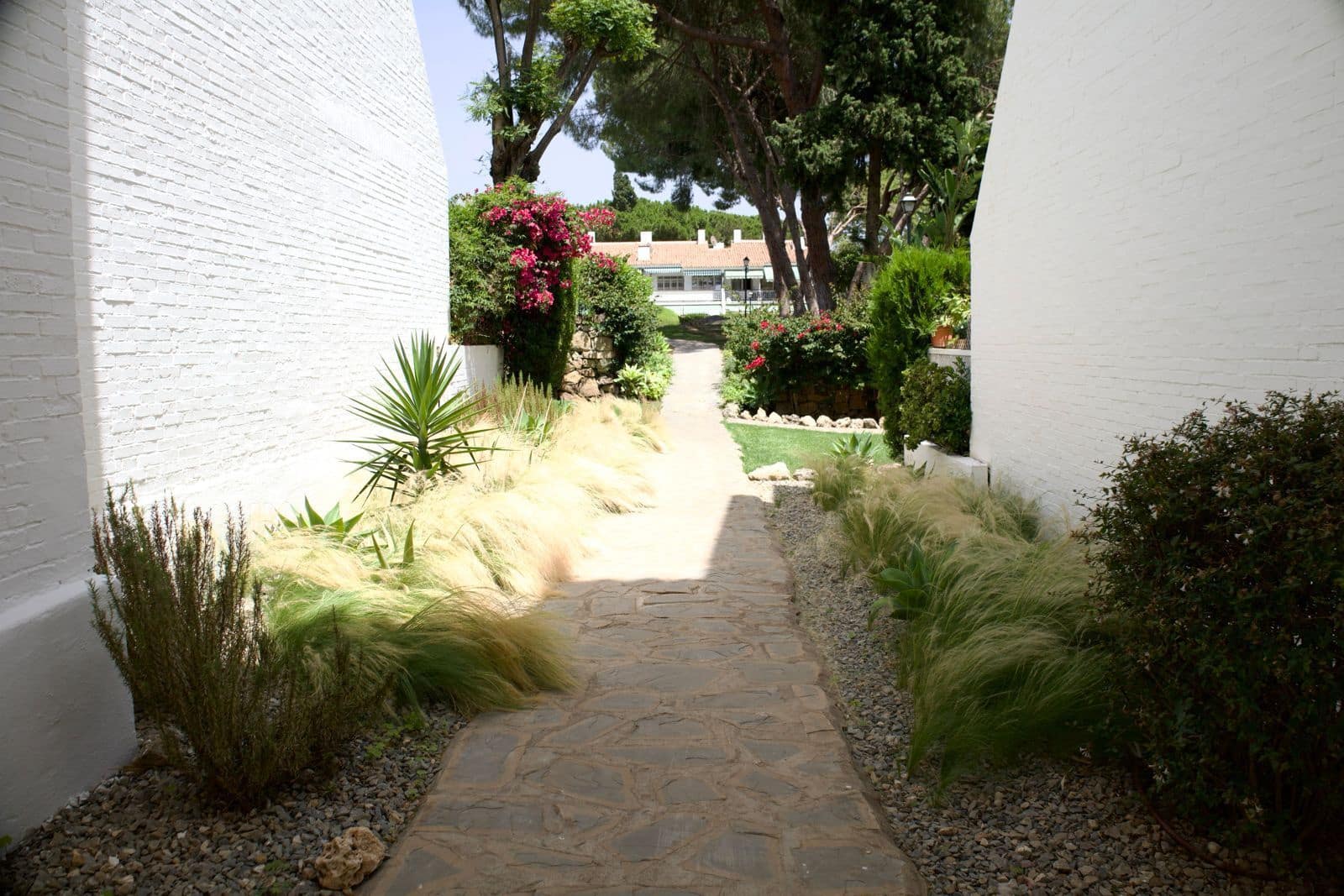 2 slaapkamer Appartement te koop in Marbella - € 395.000 (Ref: 9933871)