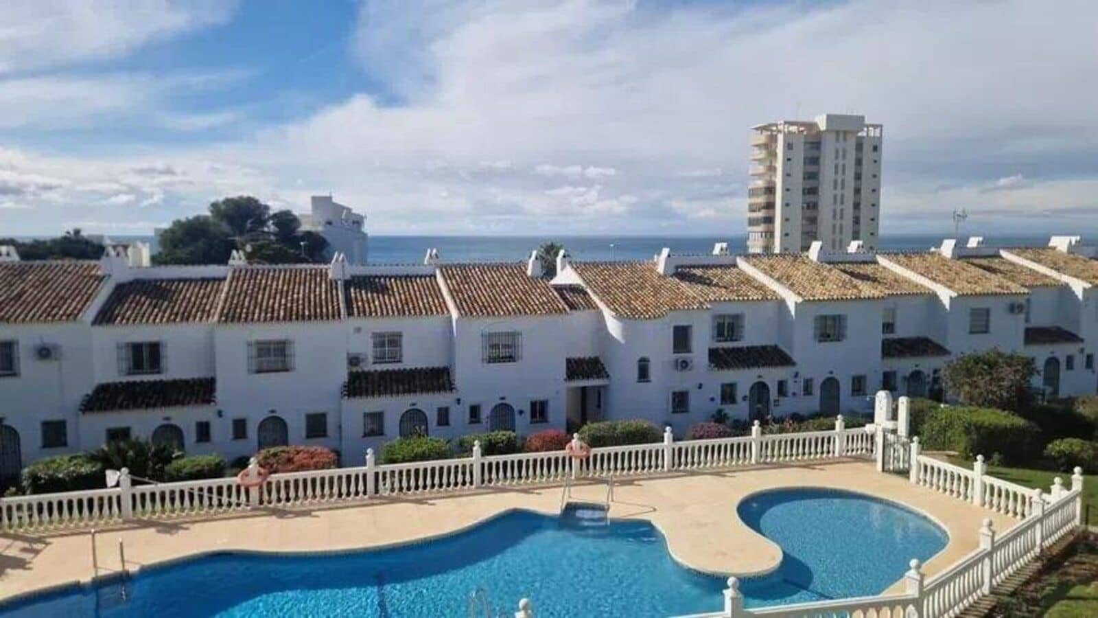 Casa de 2 habitaciones en Riviera del Sol en venta - 375.000 € (Ref: 9933872)