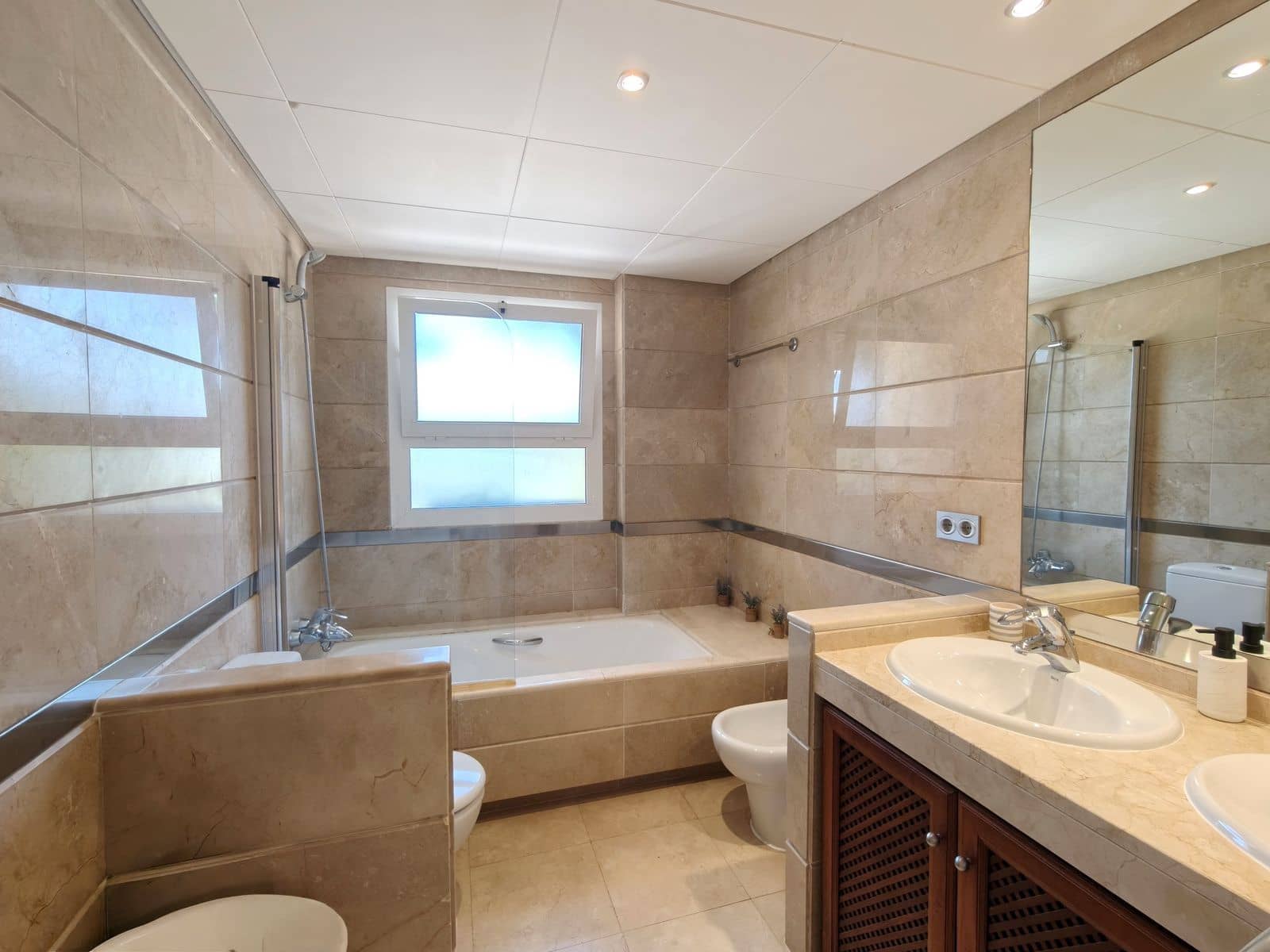 3 soveværelse Lejlighed til salg i San Roque - € 495.000 (Ref: 9933882)