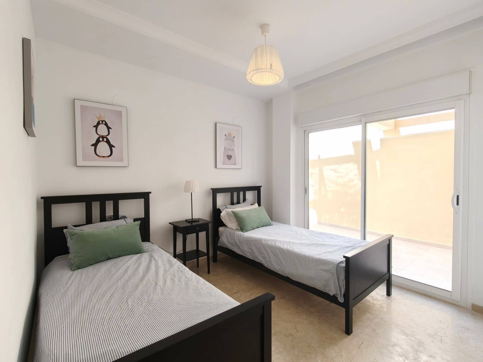 3 soveværelse Lejlighed til salg i San Roque - € 495.000 (Ref: 9933882)
