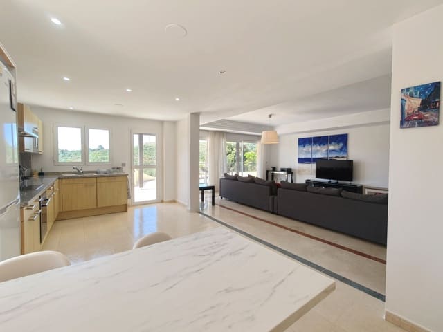 3 soveværelse Lejlighed til salg i San Roque - € 495.000 (Ref: 9933882)