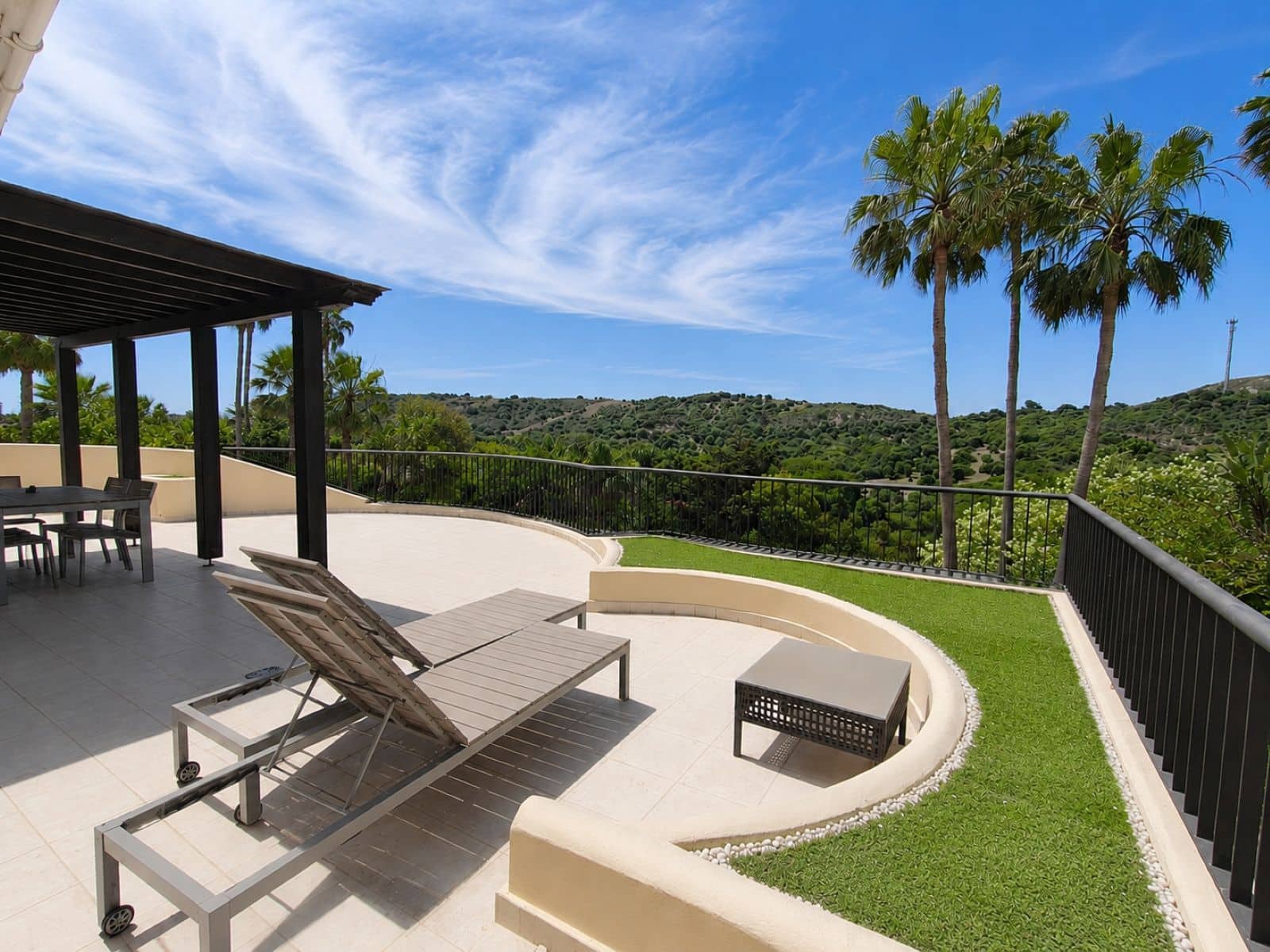 3 soveværelse Lejlighed til salg i San Roque - € 495.000 (Ref: 9933882)
