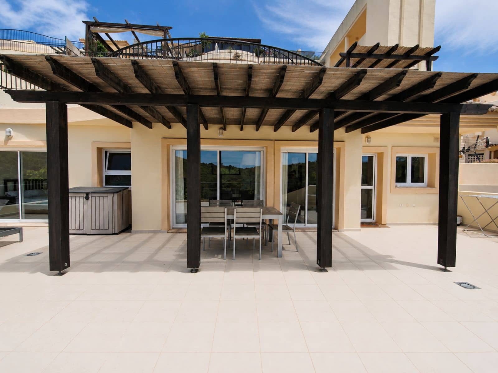 3 soveværelse Lejlighed til salg i San Roque - € 495.000 (Ref: 9933882)