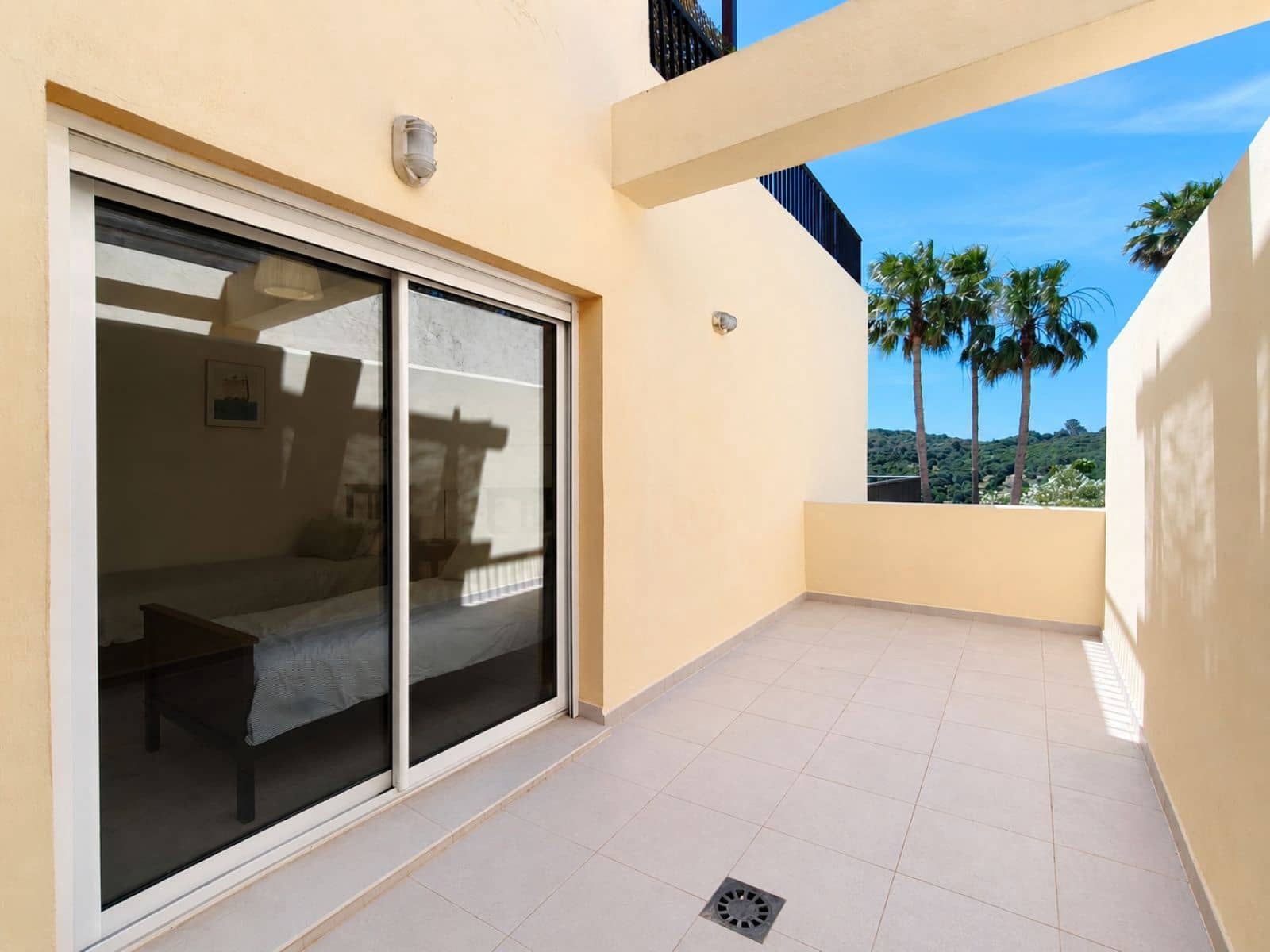 3 soveværelse Lejlighed til salg i San Roque - € 495.000 (Ref: 9933882)
