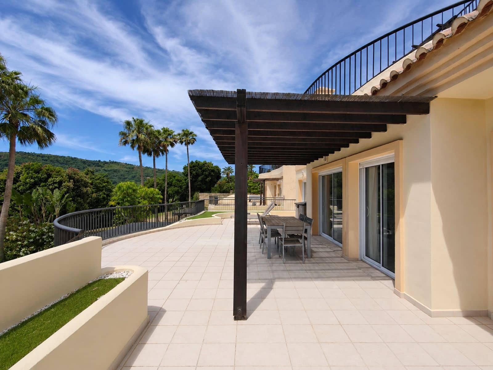 3 soveværelse Lejlighed til salg i San Roque - € 495.000 (Ref: 9933882)