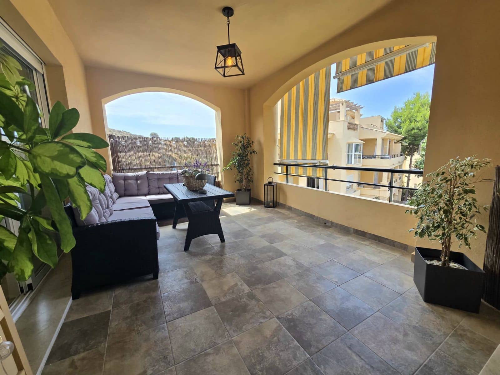 Apartamento de 3 habitaciones en Calahonda en venta - 429.000 € (Ref: 9933887)