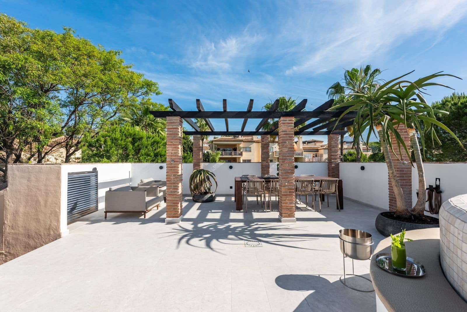 3 Zimmer Penthouse zu verkaufen in Nueva Andalucia - 1.349.000 € (Ref: 9933895)