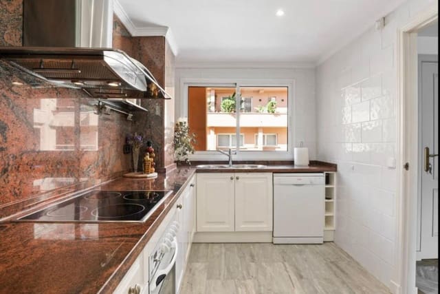 2 chambre Appartement à vendre à Nueva Andalucia, Marbella - 570 000 € (Ref: 9937662)