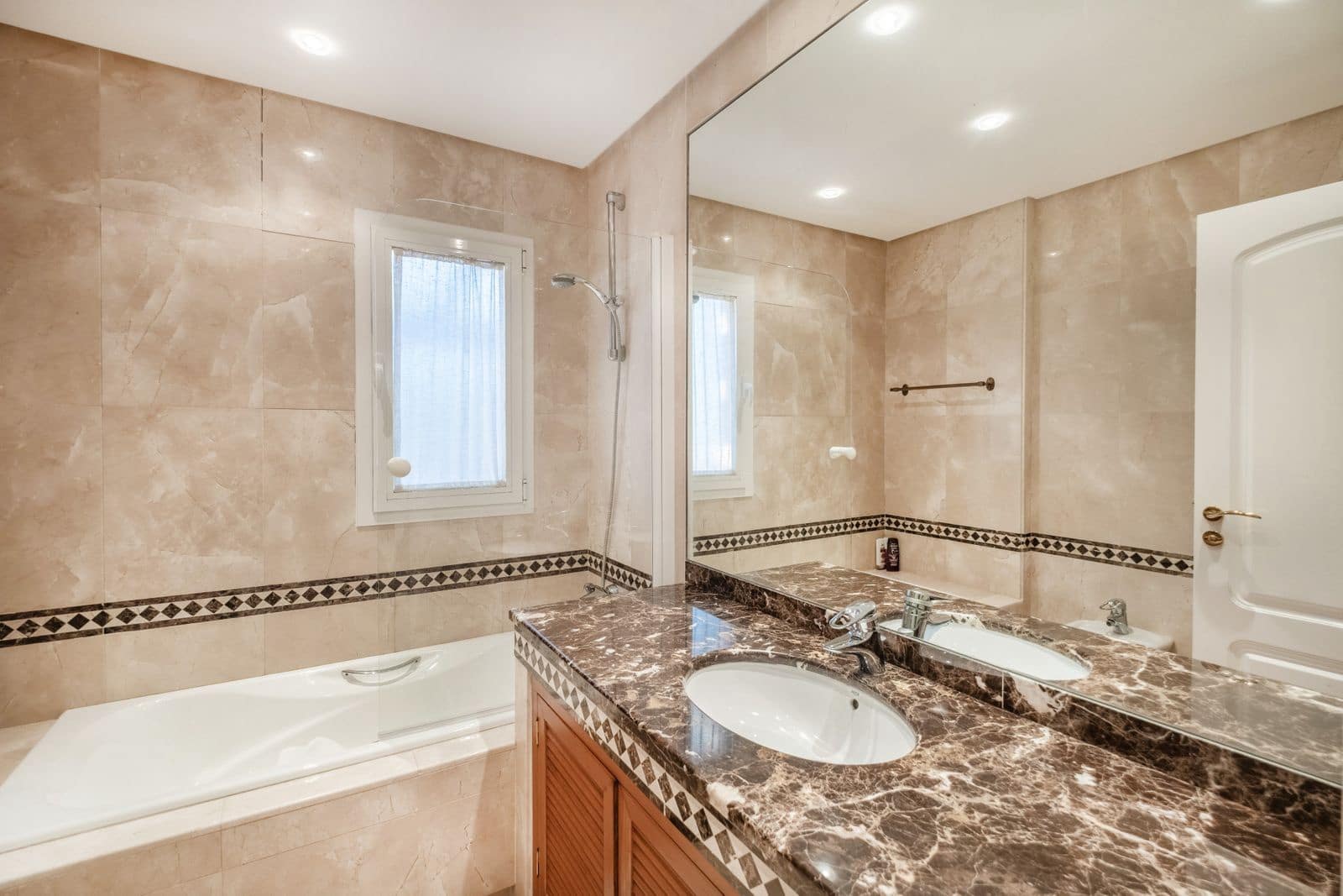 3 chambre Penthouse à vendre à Golden Mile - 1 890 000 € (Ref: 9937664)