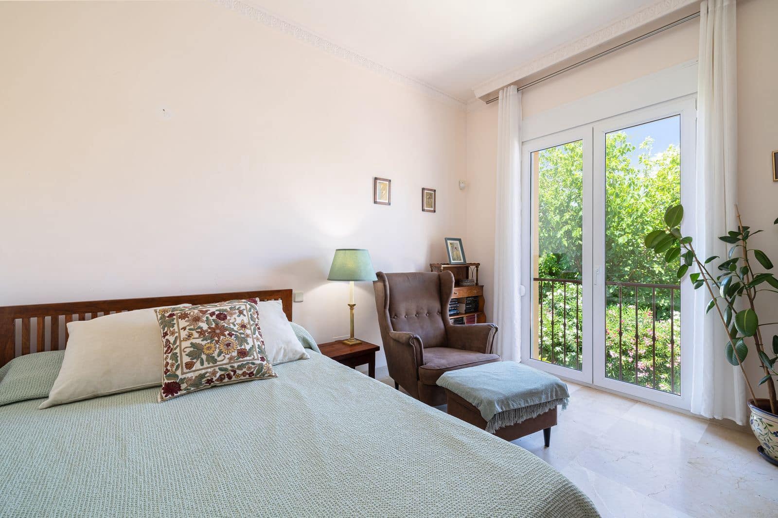 5 soverom Kjedet enebolig til salgs i Marbella - € 1 395 000 (Ref: 9937670)