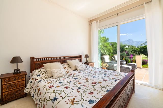 5 soverom Kjedet enebolig til salgs i Marbella - € 1 395 000 (Ref: 9937670)