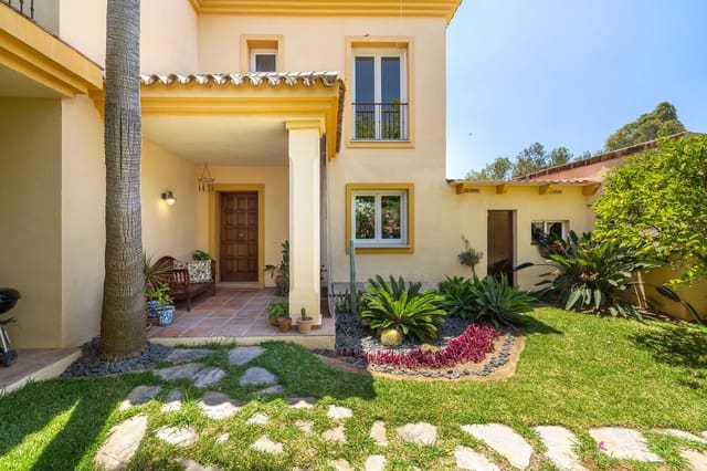 5 soverom Kjedet enebolig til salgs i Marbella - € 1 395 000 (Ref: 9937670)