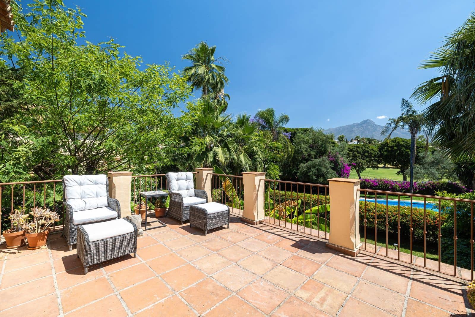 5 soverom Kjedet enebolig til salgs i Marbella - € 1 395 000 (Ref: 9937670)
