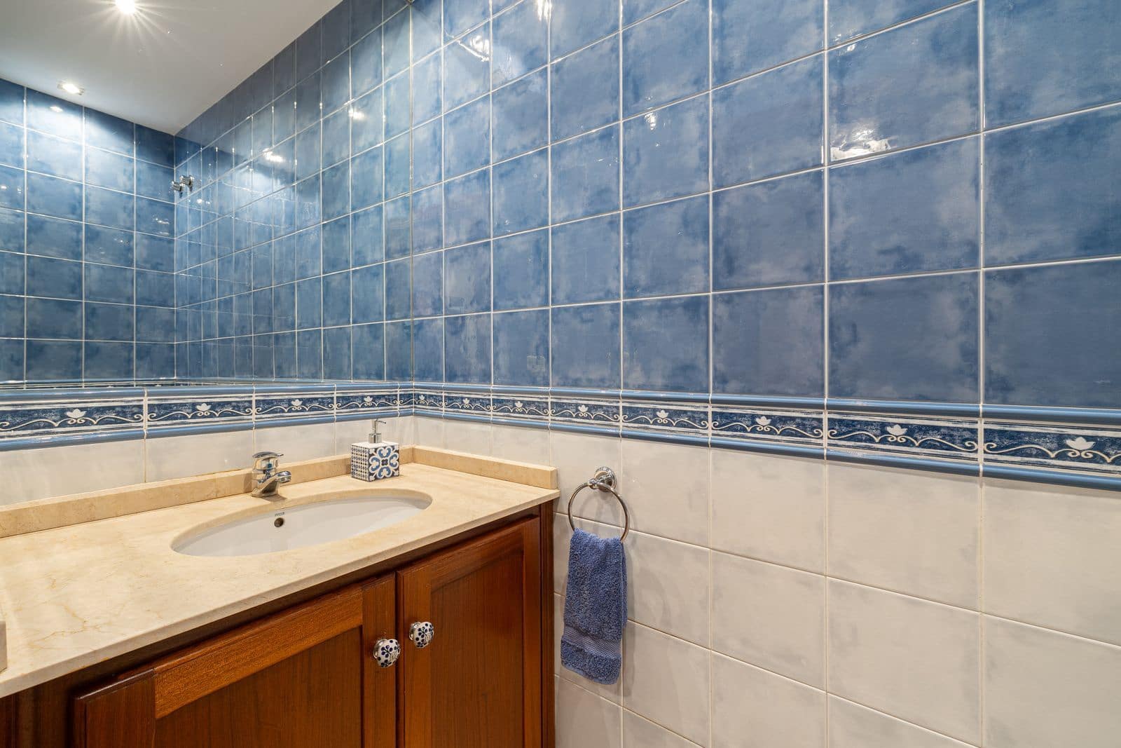 5 soverom Kjedet enebolig til salgs i Marbella - € 1 395 000 (Ref: 9937670)