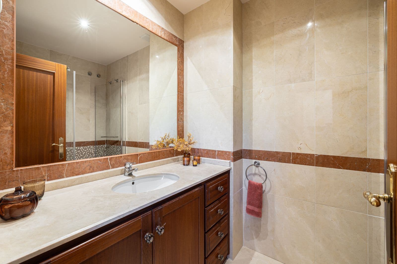 5 soverom Kjedet enebolig til salgs i Marbella - € 1 395 000 (Ref: 9937670)