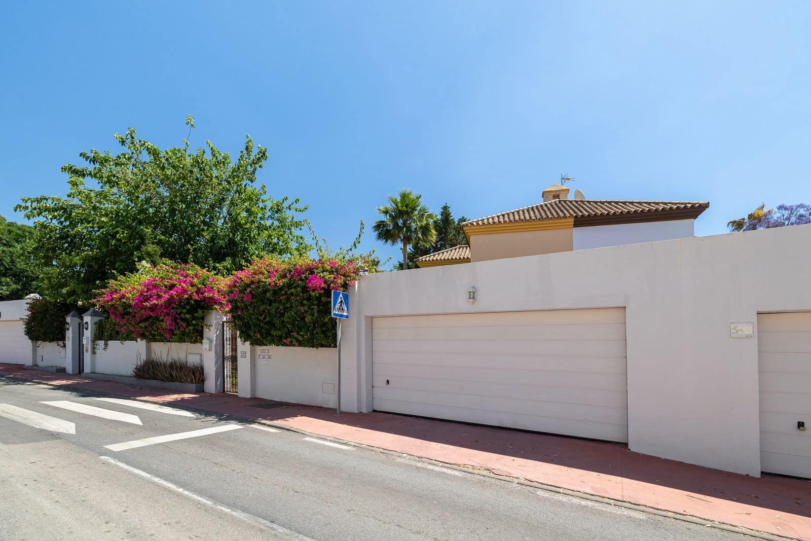 5 soverom Kjedet enebolig til salgs i Marbella - € 1 395 000 (Ref: 9937670)